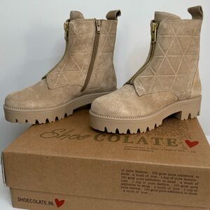 Shoecolate NIB Cappuccino Suede Zipper Lug Sole Boots